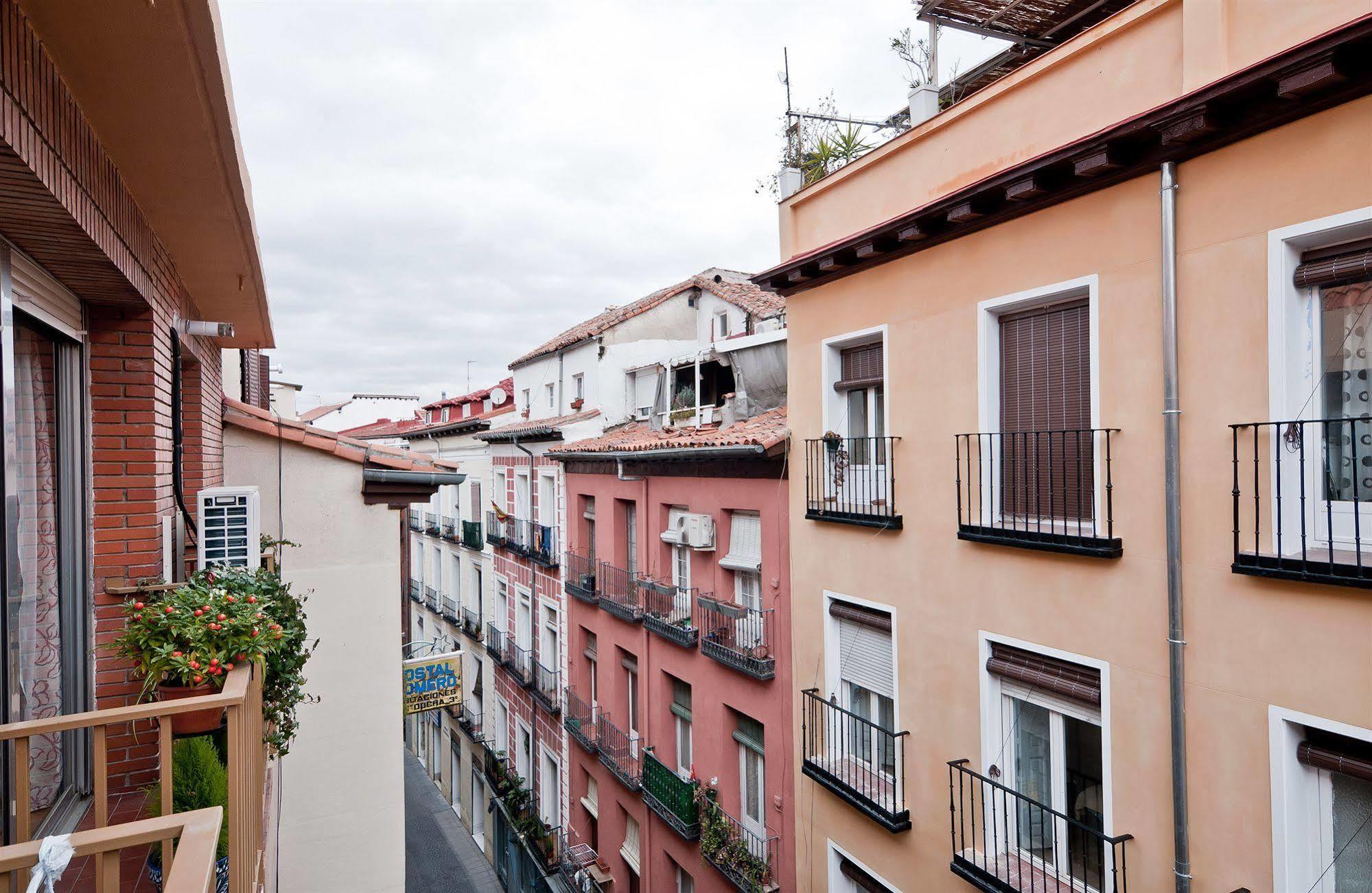 Apartamentos Aqui Me Quedo - Madrid — Fotos 1
